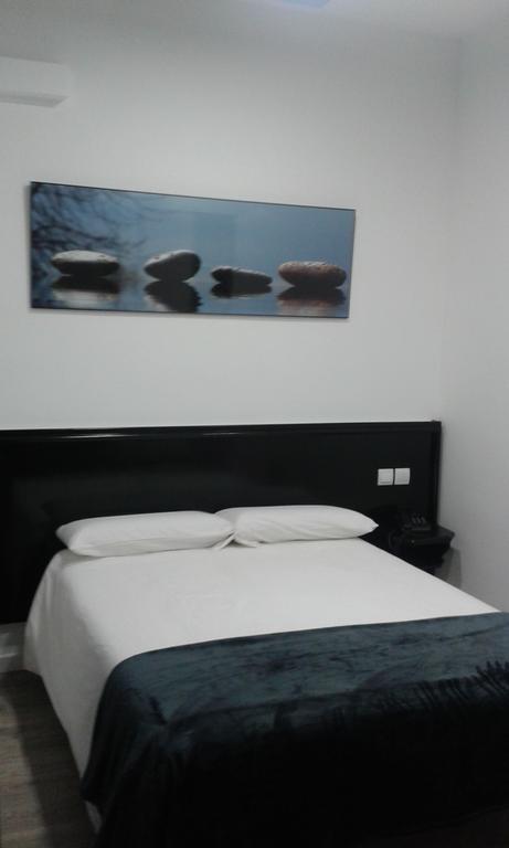 Hostal Buenos Aires Мадрид Номер фото
