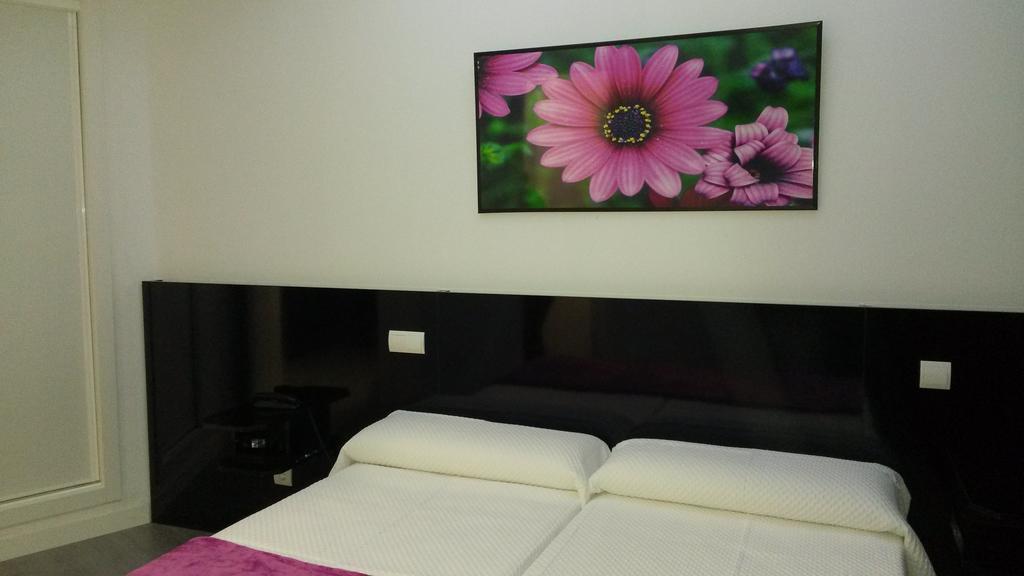 Hostal Buenos Aires Мадрид Экстерьер фото