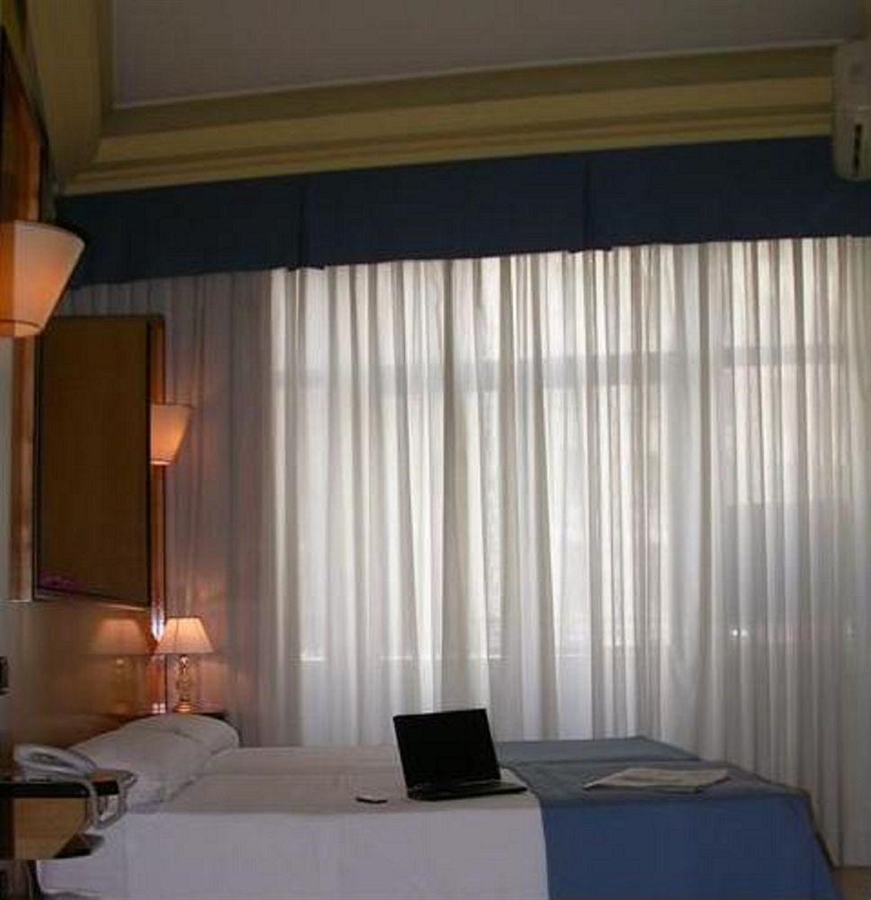 Hostal Buenos Aires Мадрид Экстерьер фото