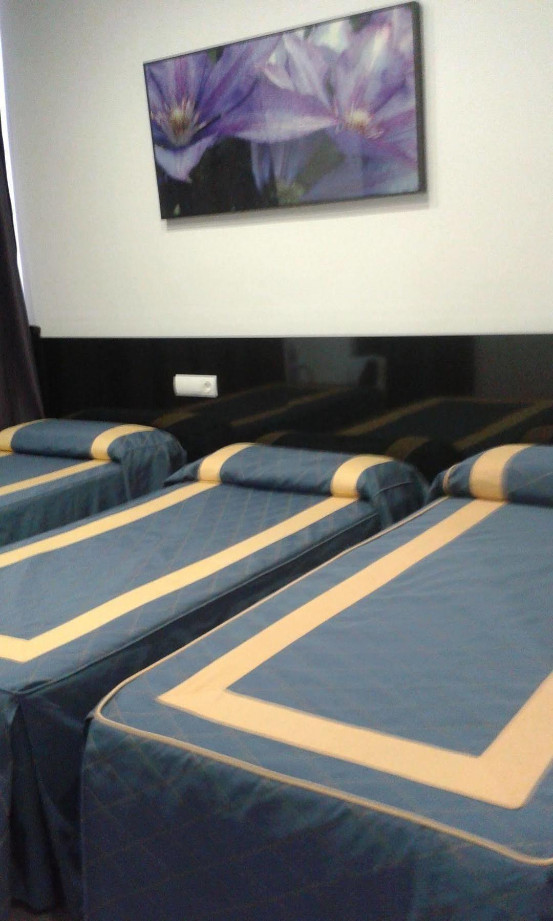 Hostal Buenos Aires Мадрид Экстерьер фото