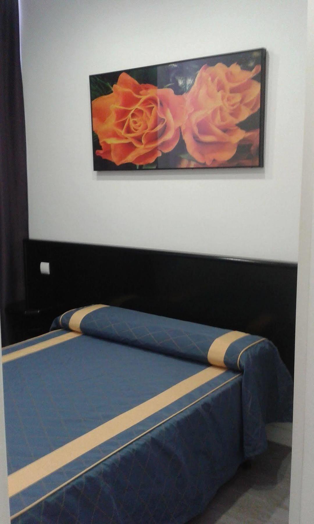 Hostal Buenos Aires Мадрид Экстерьер фото