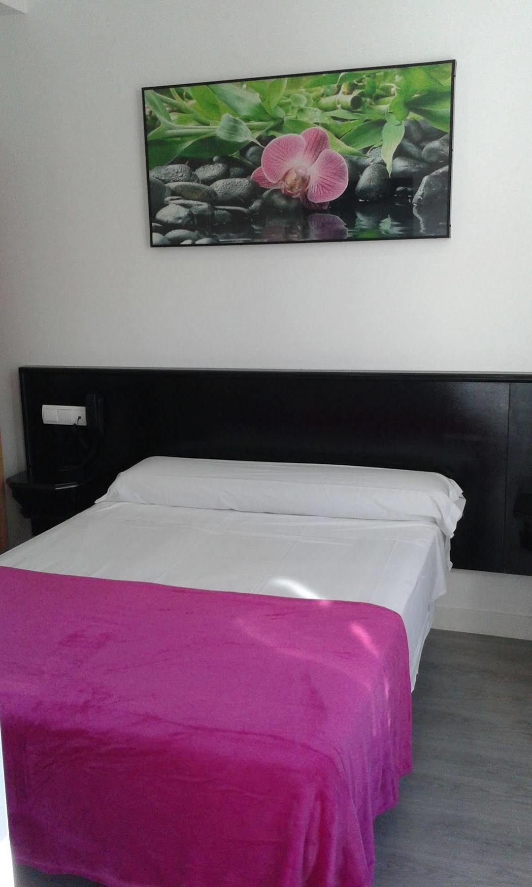 Hostal Buenos Aires Мадрид Экстерьер фото